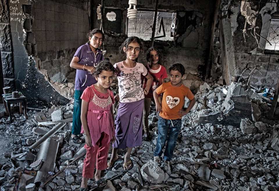 Viele Wohnhäuser und Schulen im Gazastreifen wurden bei den Kämpfen im Sommer zerstört. Die Kinder leben und lernen in Trümmern